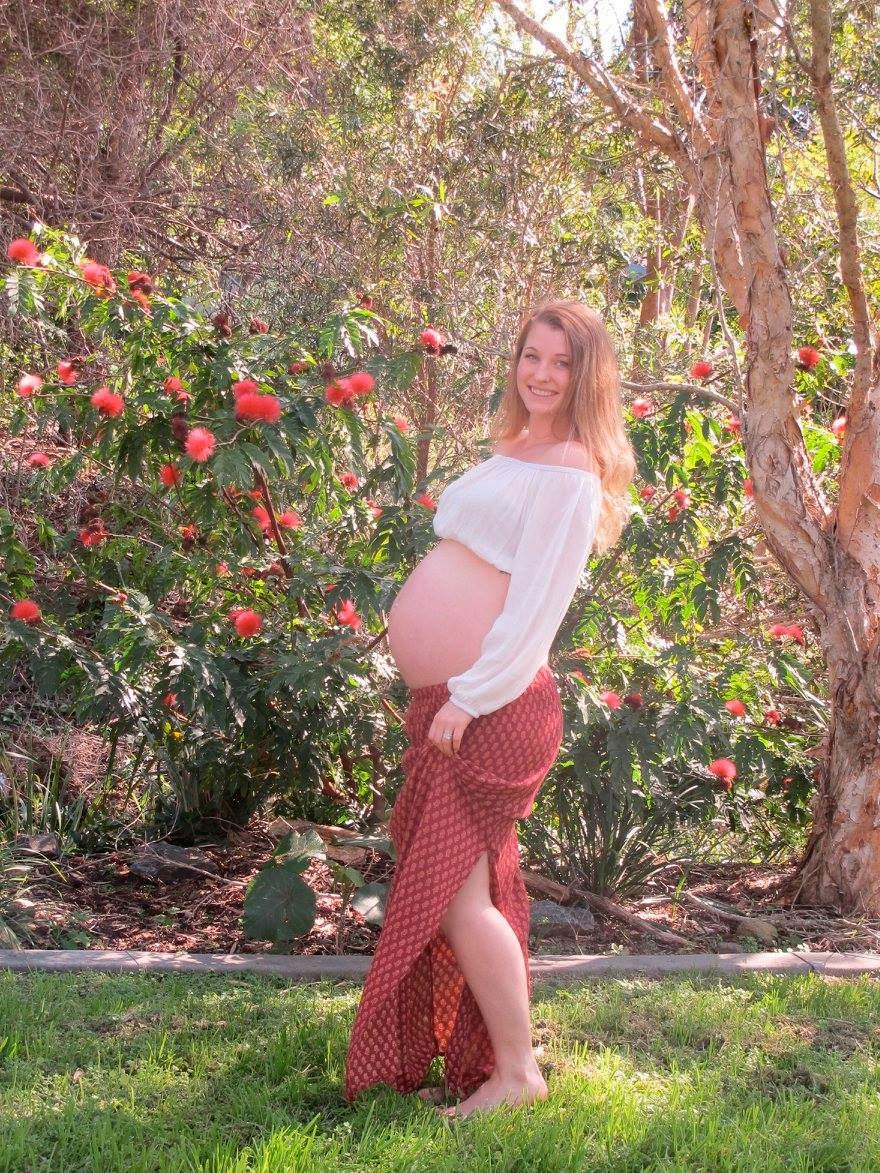 A very pregnant doula