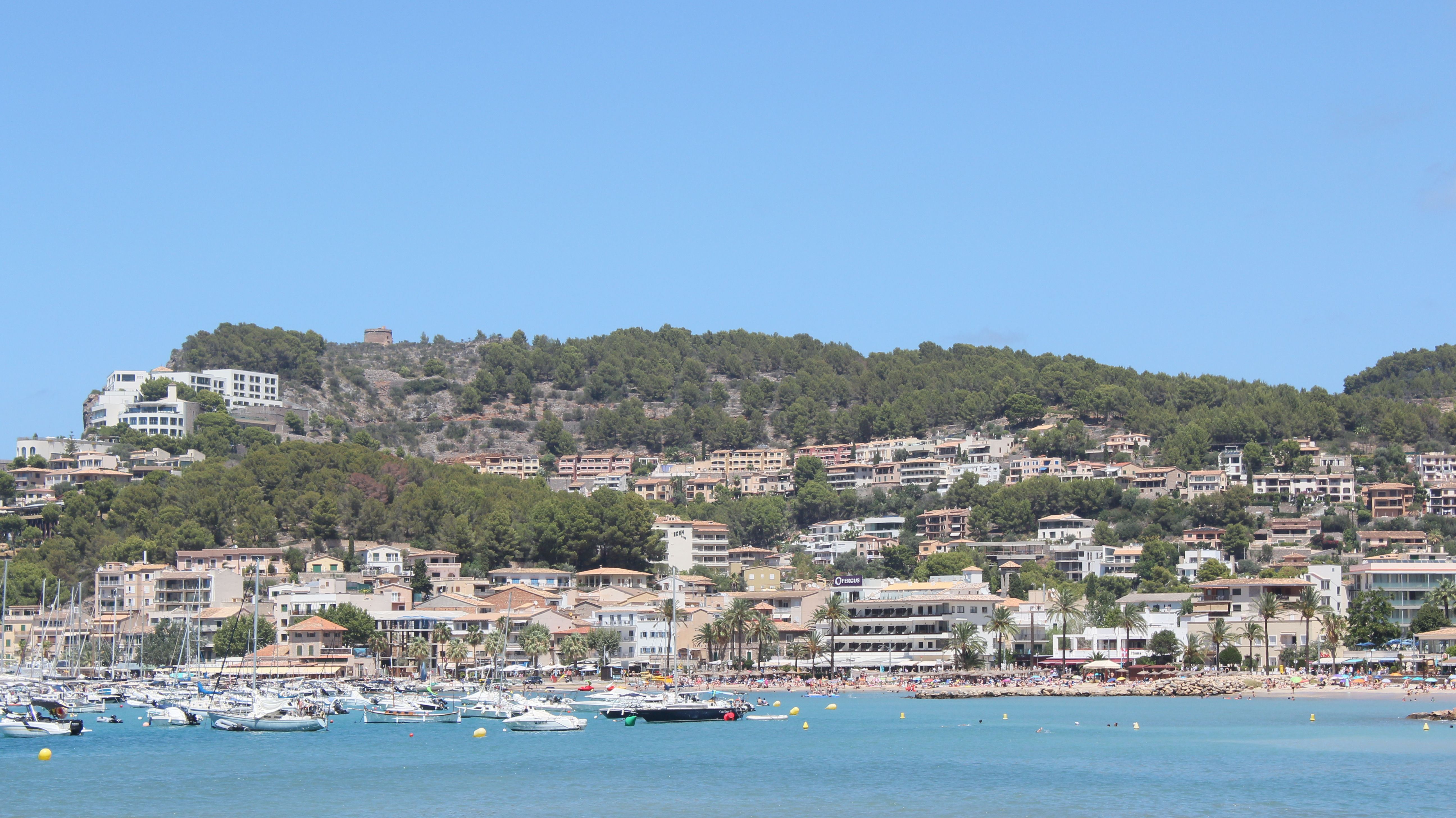 Küstendorf mit Hafen