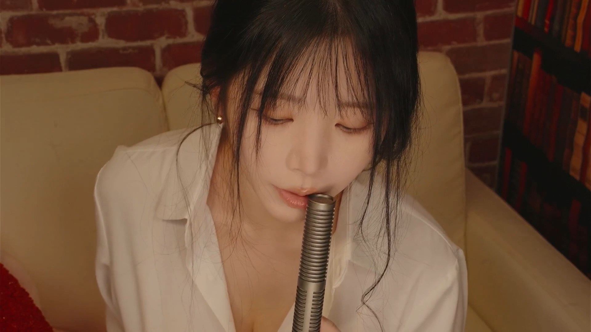 ASMR Yoonying: The Last Customer at the Midnight Bookstore 🌙