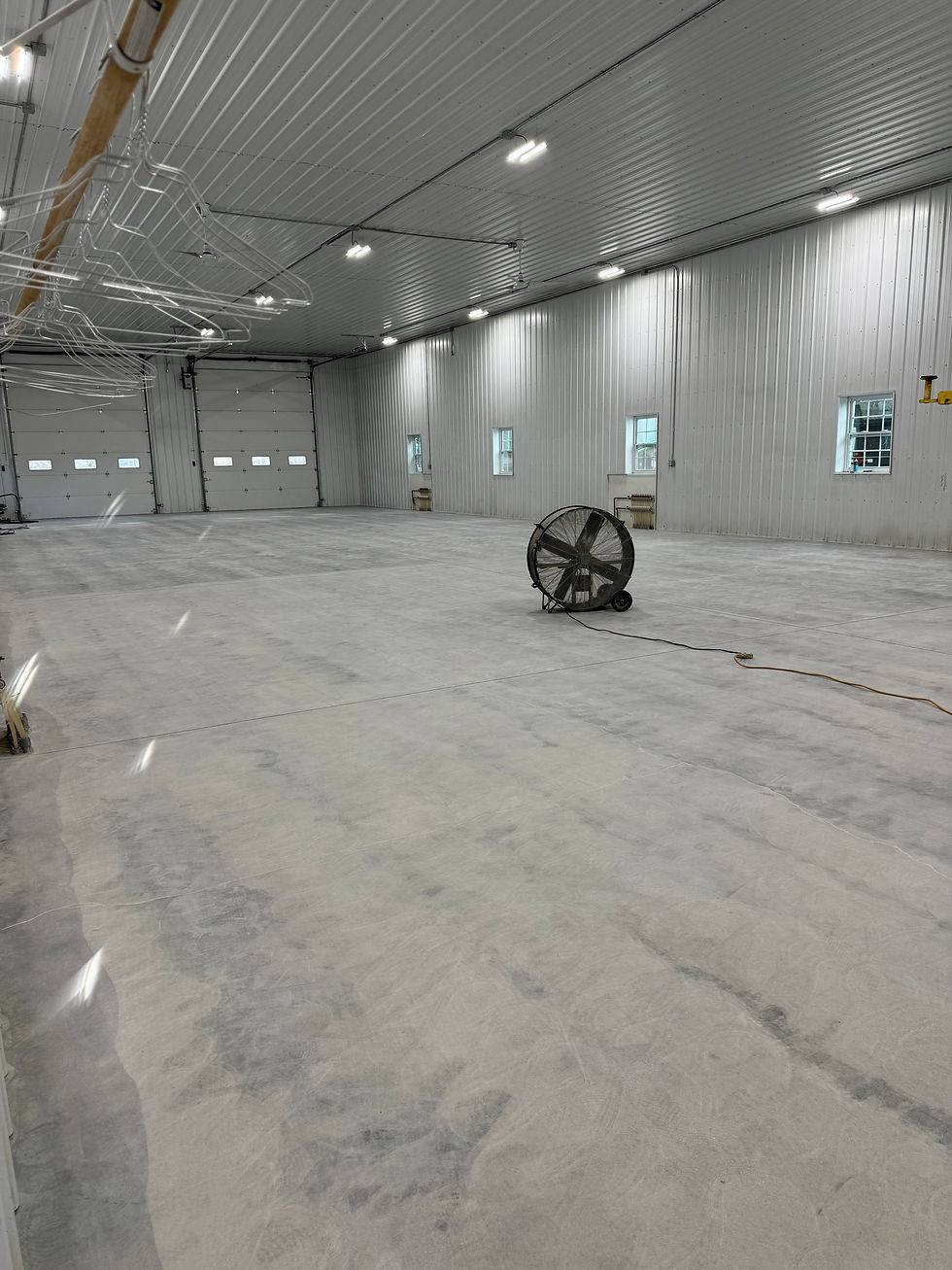Epoxy Coating with Aggregate Broadcast | Top Rated Commercial and Residential Construction Company i