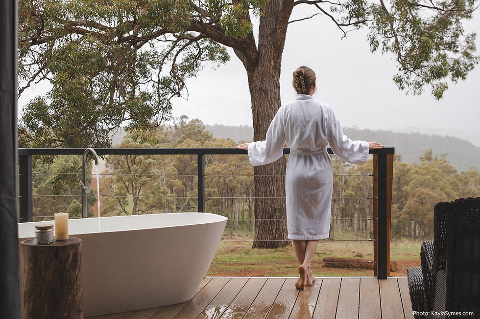 Bathing Under the Stars: Why an Outdoor Bath in Nature Feels So Good