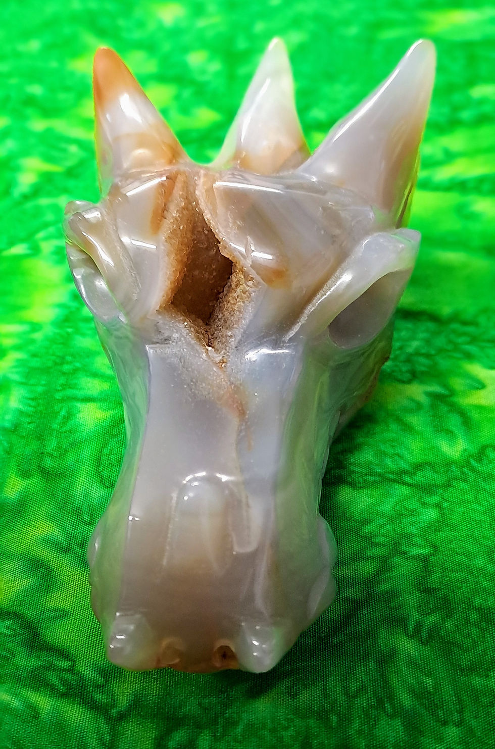 Thumbnail: Grey & Yellow Agate Dragon Skull 