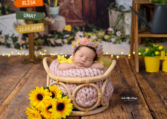 Yenidoğan kız bebek fotoğrafları