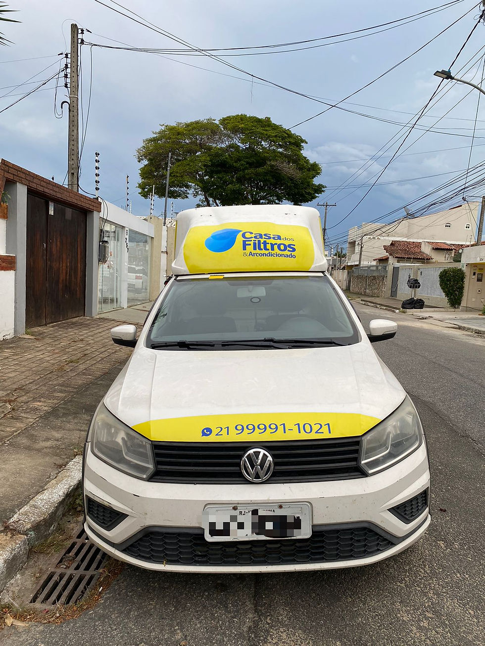 Adesivação de carro com adesivo de recorte especial.