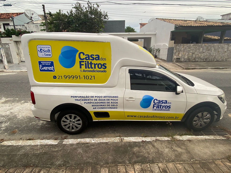 Adesivação de carro com adesivo de recorte especial.