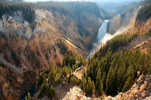 Yellowstone-adventure-travel-america.webp