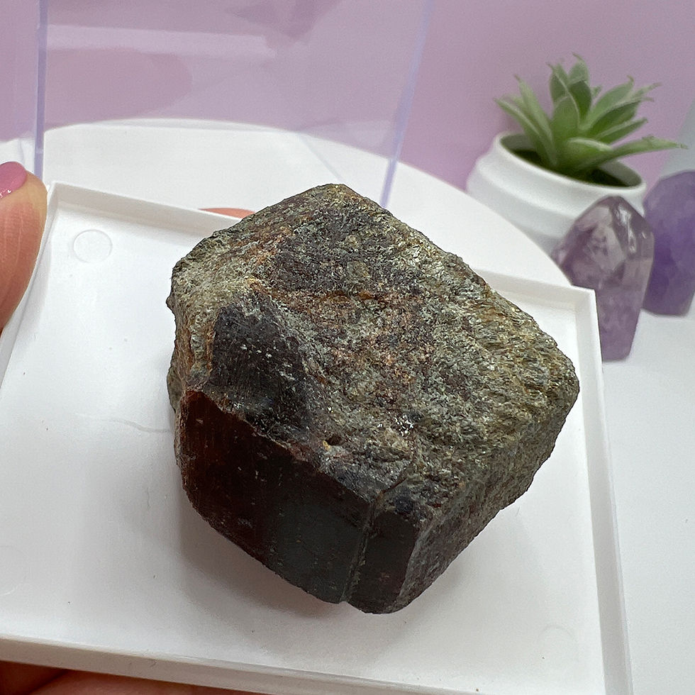Miniatură: Granat Zillertal cristal brut, mineral de colectie