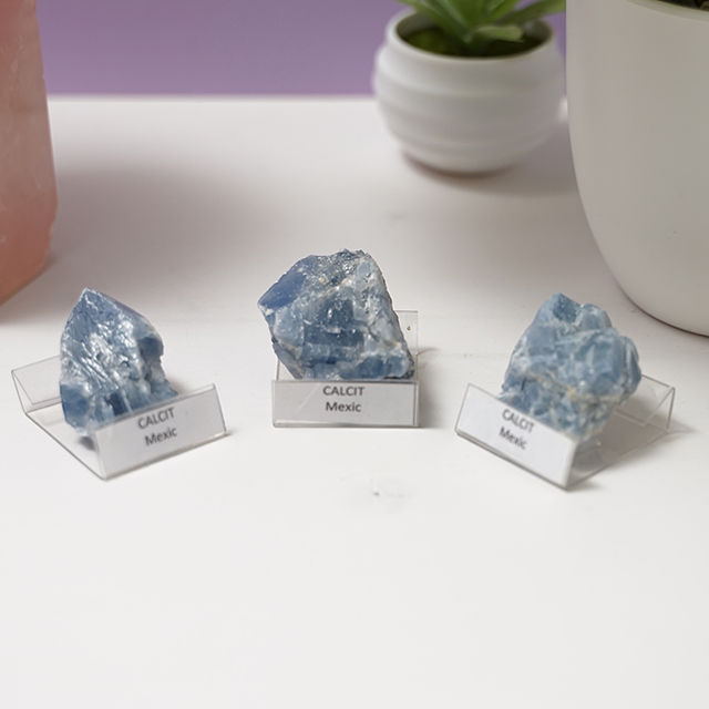 Calcit albastru brut, cristale colectie rare si unicat. Pietre semipretioase neslefuite. Cristale brute