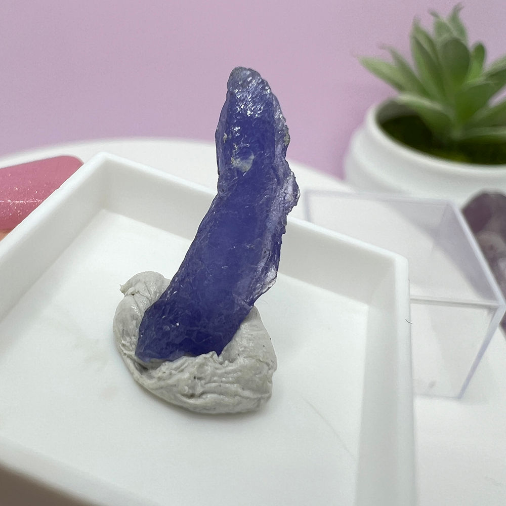 Tanzanit albastru cristal brut neprelucrat natural