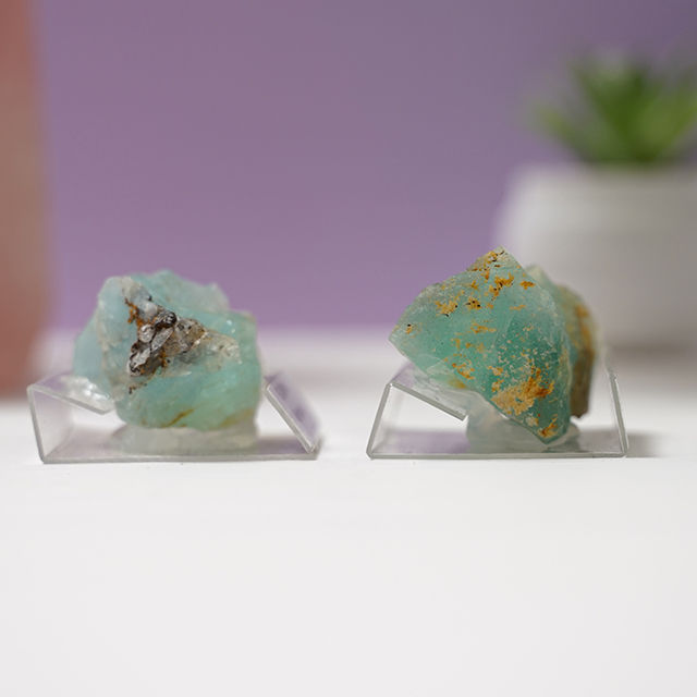 Fluorina verde bruta naturala, colectie. Florina piatra semipretioasa. Cristale neslefuite