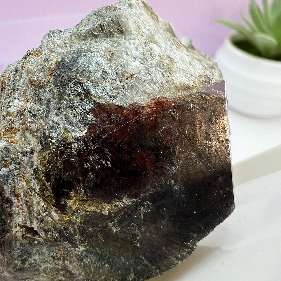 Miniatură: Mineral Granat brut deosebit pentru colectie plus cutie