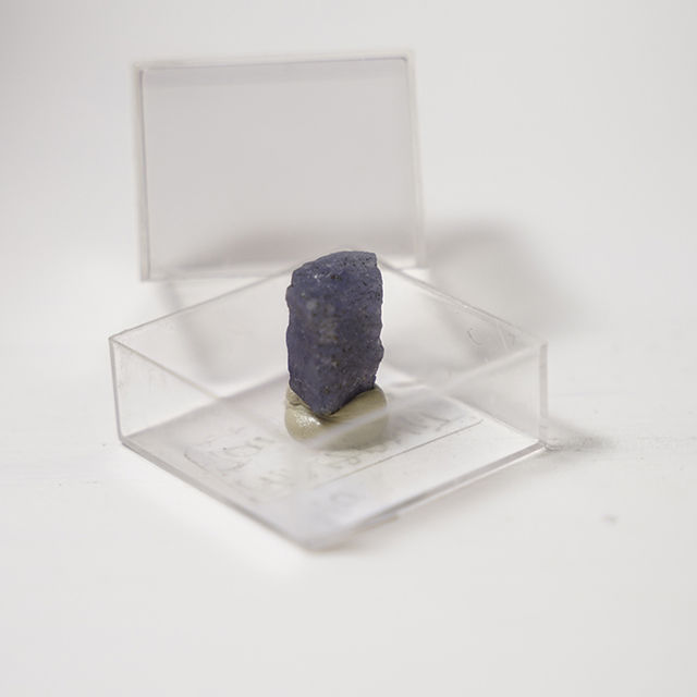 Tanzanit brut. Tanzanit natural. Tanzanit aaa. Tanzanit piatra pretioasa.Minerale colectie rare