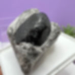 Obsidian brut in matrice mineral deosebit si unicat
