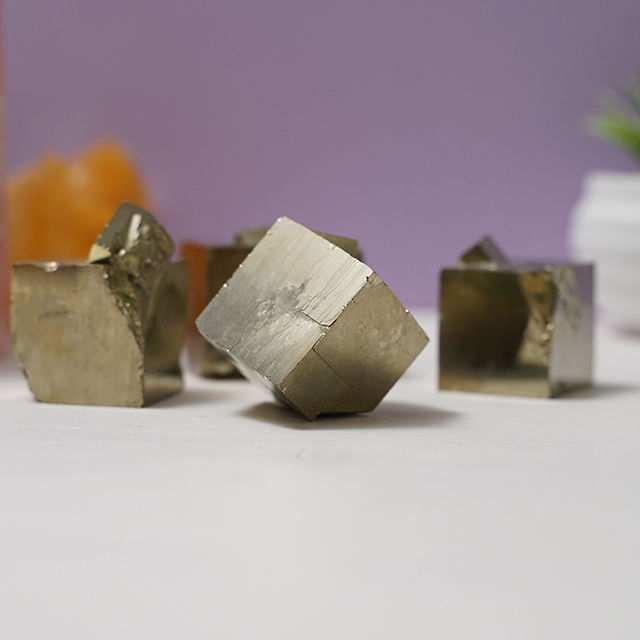 Miniatură: Pirita cristal brut, natural, Pirita naturala. pirita aurul prostului, minerale de colectie unicat si rare
