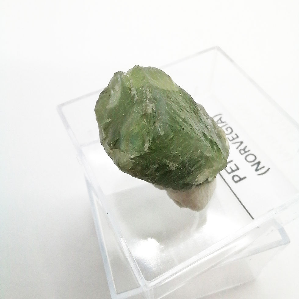 Peridot, Olivina, Crisolit brut