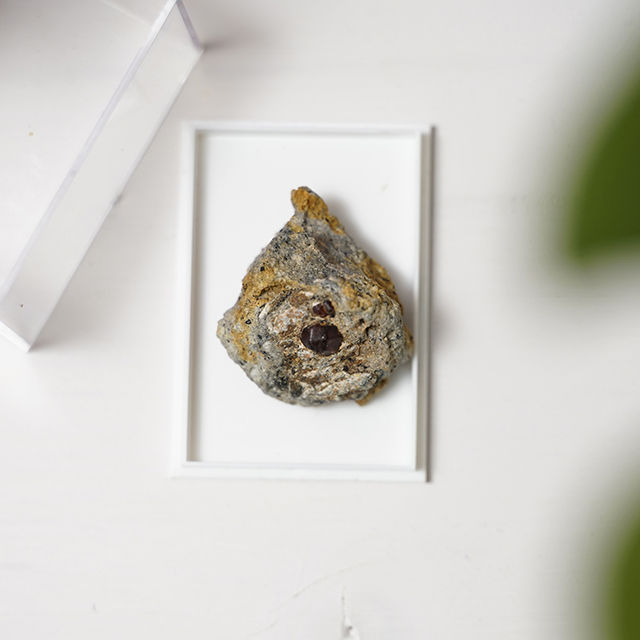 Miniatură: Mineral Granat Rosu, minerale colectie rare si unicat. cristale brute.