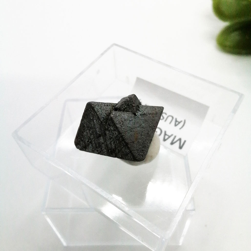 Magnetit cristal brut neprelucrat, unicat