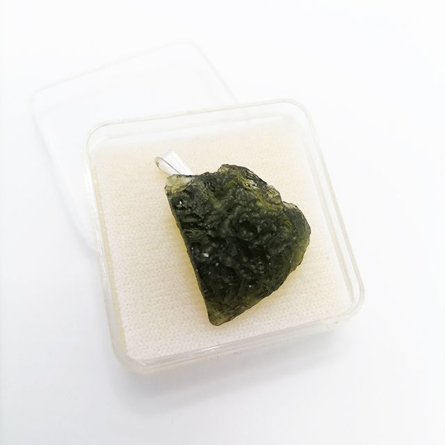 Miniatură: moldavit natural pandantiv