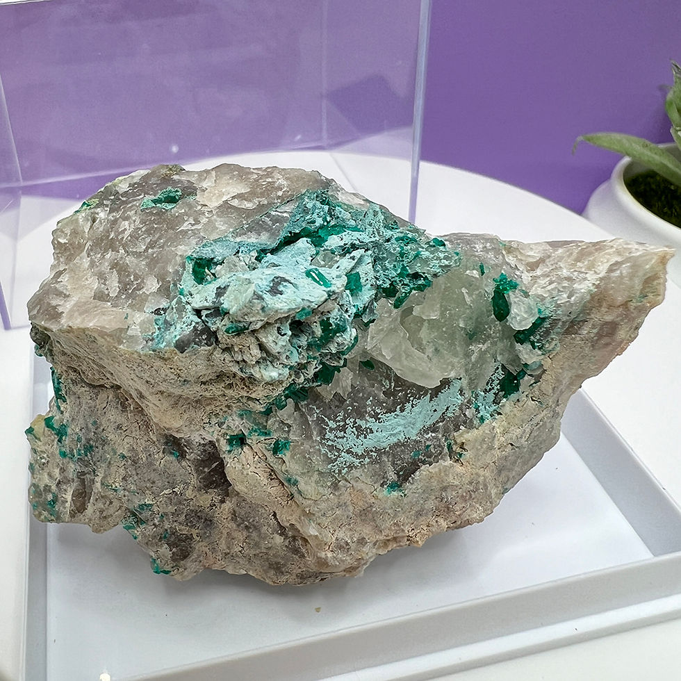 Miniatură: Dioptaz cristale brute mineral deosebit si unicat
