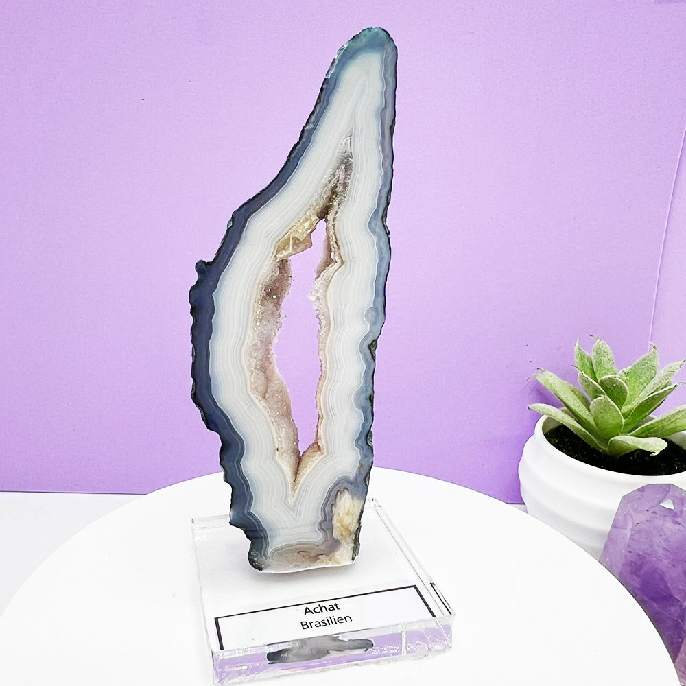 Geoda din Agat cu cristale, deosebit si unciat