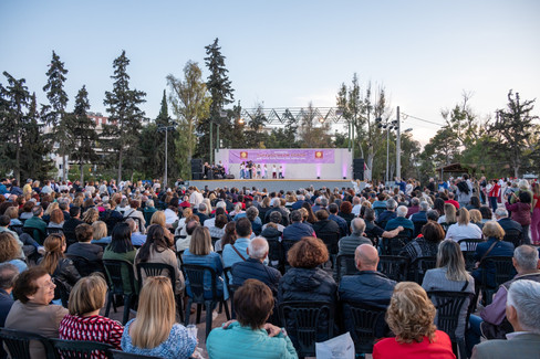 Πρωτομαγιά 2025: Πανόραμα παραδοσιακών χορών παρουσιάστηκαν στο Άλσος της Νέας Σμύρνης