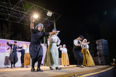 Πρωτομαγιά 2025: Πανόραμα παραδοσιακών χορών παρουσιάστηκαν στο Άλσος της Νέας Σμύρνης