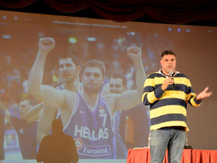 Λεόντειος Σχολή Νέας Σμύρνης: Ο Δημήτρης Παπανικολάου μίλησε στα παιδιά για τον αυτισμό, τον αθλητισμό και τη σημασία της ενσυναίσθησης