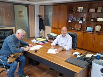 Αρχίζουν οι επισκευές στα πεζοδρόμια της Νέας Σμύρνης