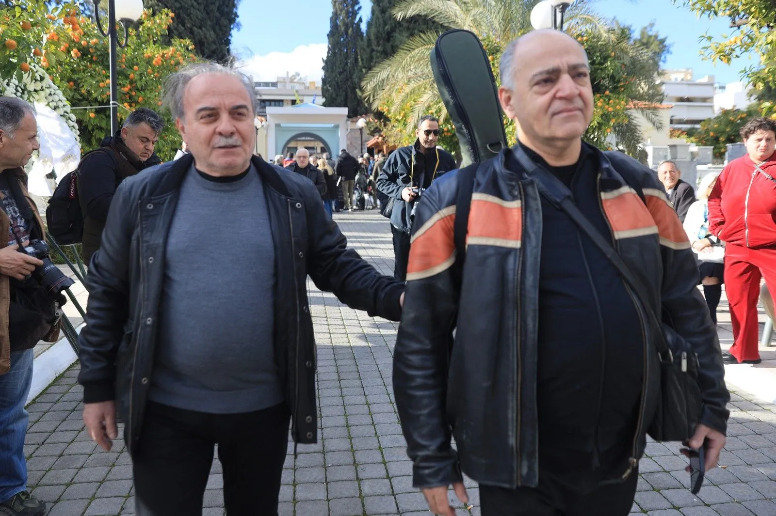 Θλίψη στην κηδεία της Καίτη Γκρέυ, πλήθος κόσμου αποχαιρέτησε τη μεγάλη ερμηνεύτρια