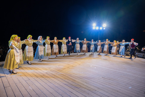 Πρωτομαγιά 2025: Πανόραμα παραδοσιακών χορών παρουσιάστηκαν στο Άλσος της Νέας Σμύρνης