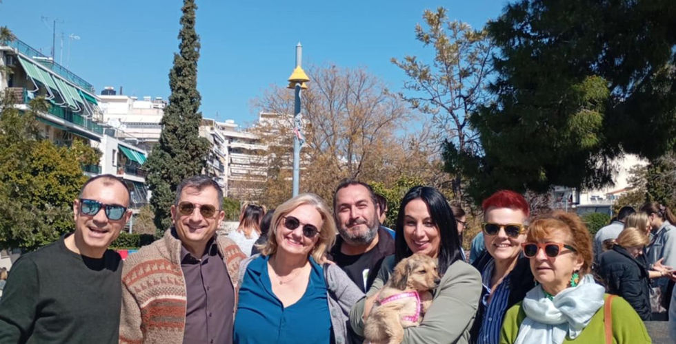 Πλήθος κόσμου στη γιορτή Υιοθεσίας Αδέσποτων στην Πλατεία της Νέας Σμύρνης