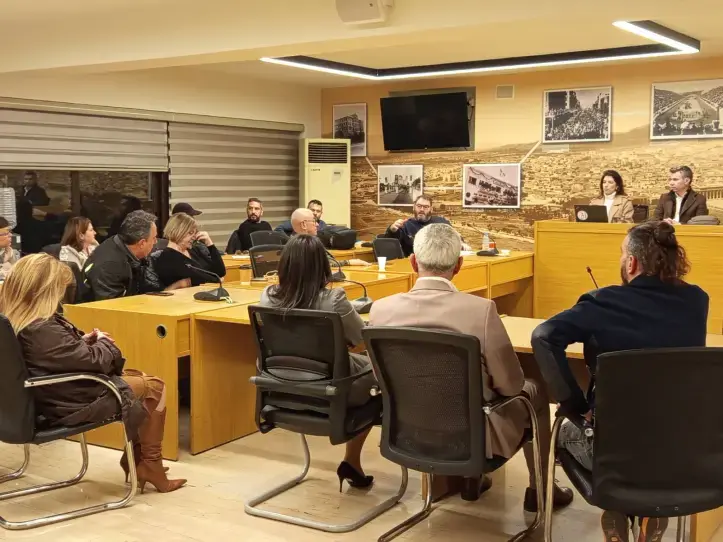 «Ζούμε Νέα Σμύρνη»: Ανοιχτή συζήτηση για το θέμα της στάθμευσης στη Νέα Σμύρνη