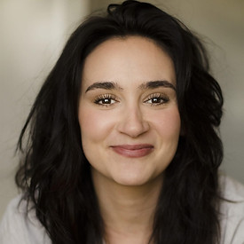 Florence Brunet, actress, brown hair and brown eyes . 
