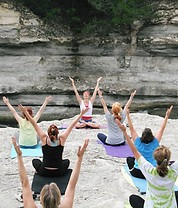 women-1178187_1280.jpg