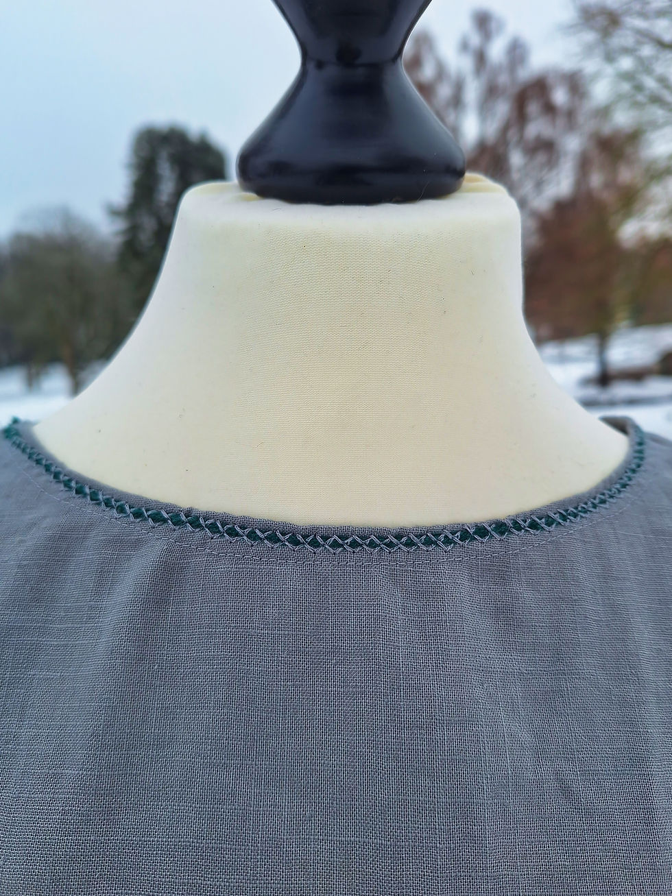 Miniaturbild: Unterkleid "Swanahild" grau Größe M