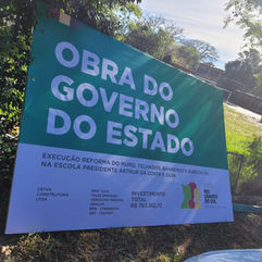 placa de obras do governo do estado