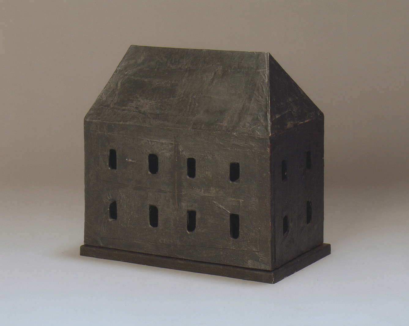 Senza titolo, 2002, cartone metallo, cm 35 x 34 x 17,5