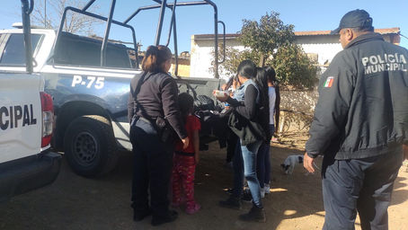 DSPM realiza donación de ropa invernal en apoyo a la comunidad de San Andrés