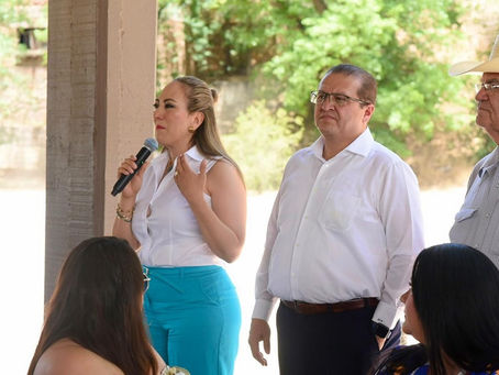 Salvador Calderón reconoce a las madres trabajadoras del Gobierno Municipal