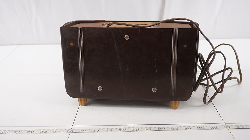 Thumbnail: 1940s Stromberg - Carlson Tube Radio Model 1400- H - Hums