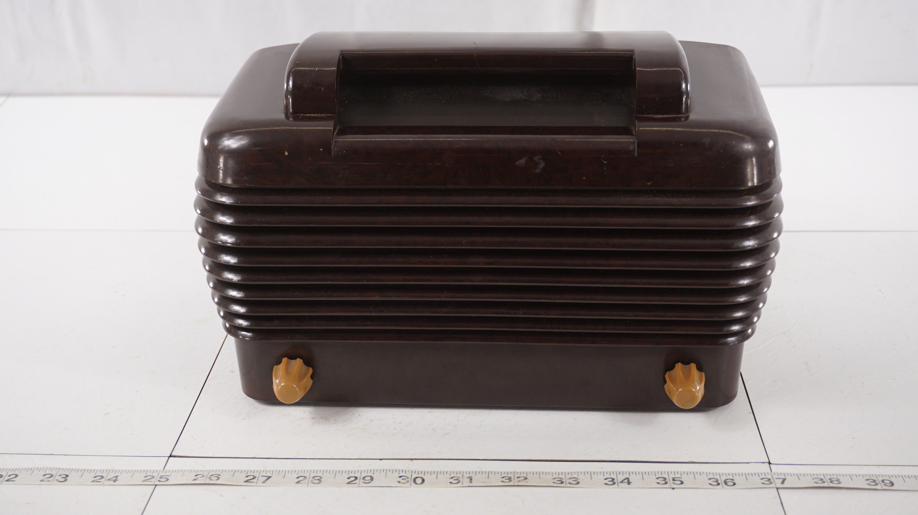 1940s Stromberg - Carlson Tube Radio Model 1400- H - Hums