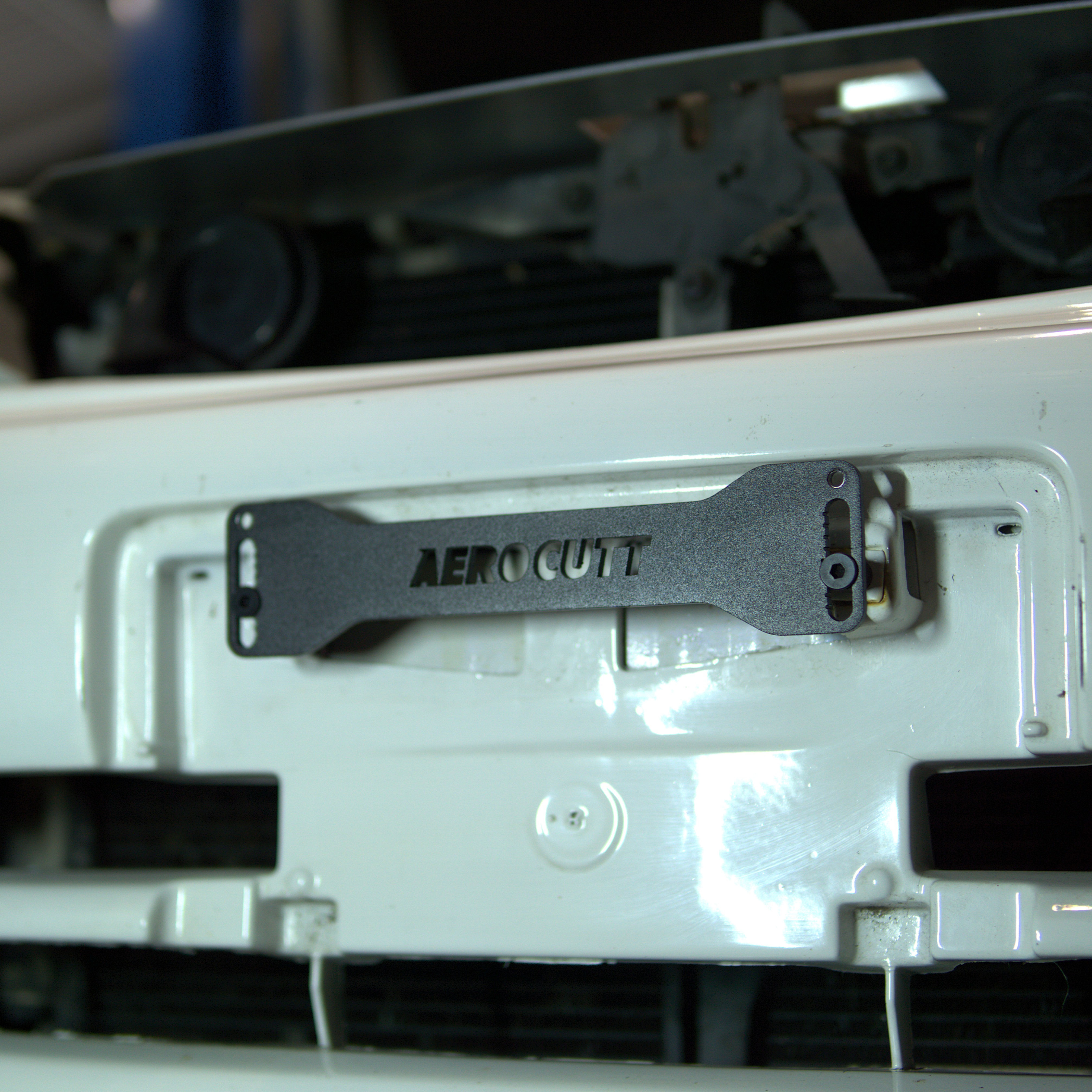 NUMBER PLATE RISER IMPORTS LIFT UP PLATE ON CAR
