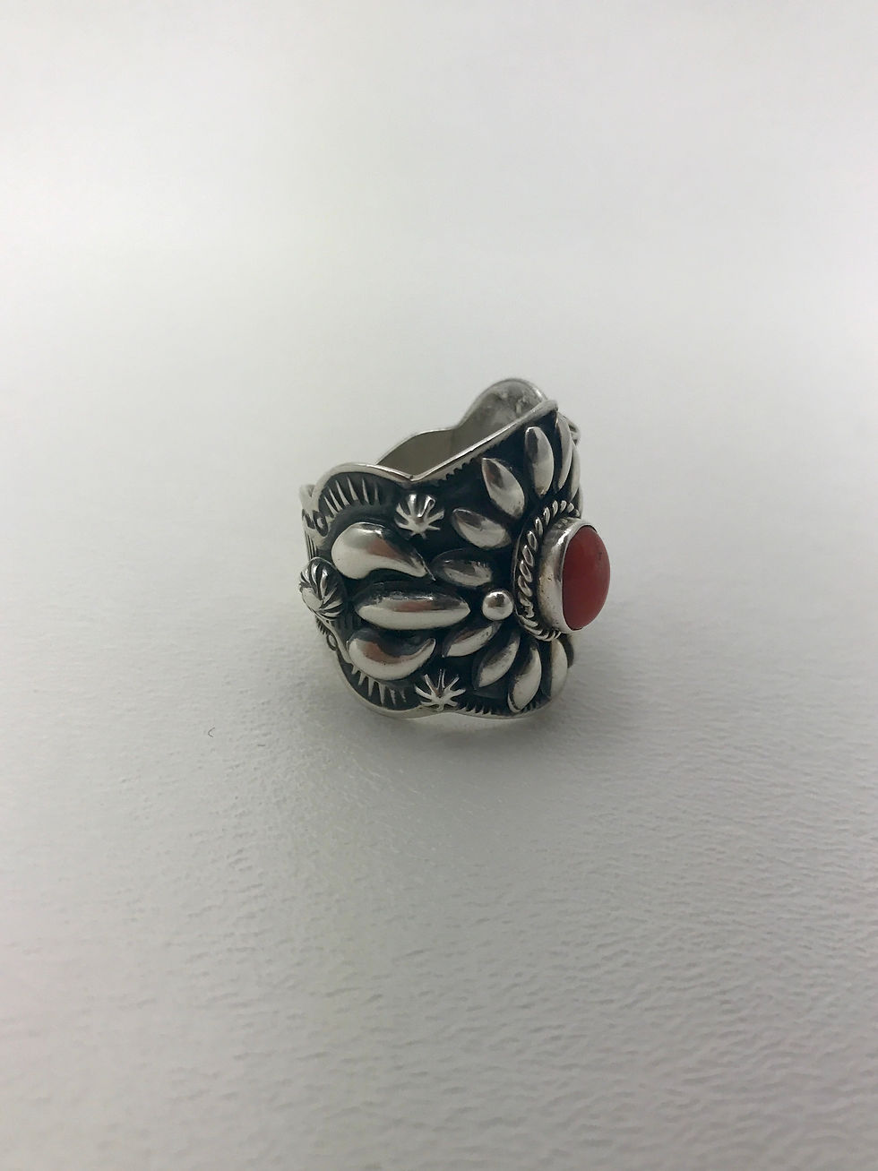 Thumbnail: Coral Ring