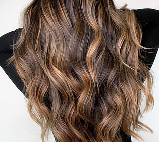 18-chocolate-hairstyle-with-caramel-balayage-B5ZYpXiB_o_.jpg.webp
