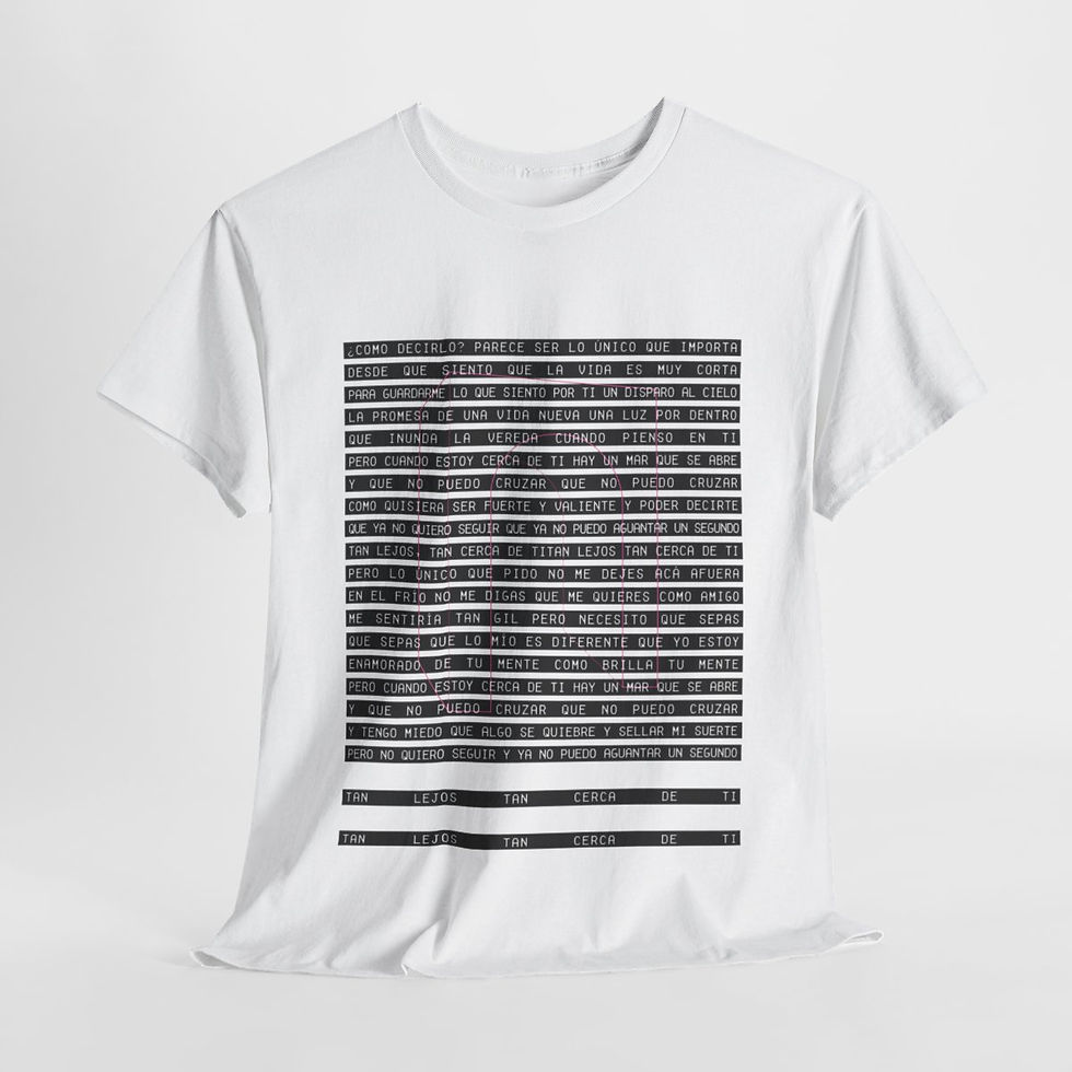 Miniatura: Tan Lejos Tan Cerca Lyrics Tee