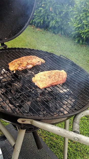 Cuisson du magret avec sa graisse car cuisson en foyer fermé = pas de flamme et bonne cuisson à coeur !