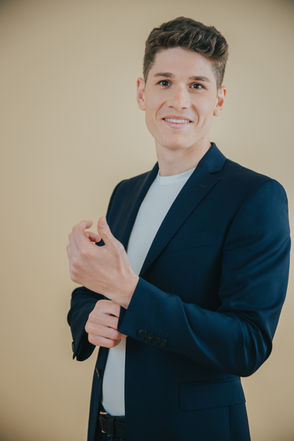 Ritratto aziendale professionale con utilizzo di set fotografico e luci professionali