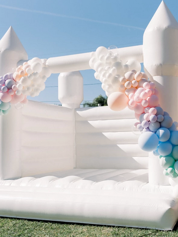 weding-white-bounce-house.png