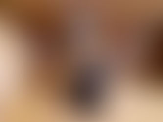 Antiikkilelu, cowboy mekaaninen lelu lasson kanssa sekä nahkahousut että asekotelo