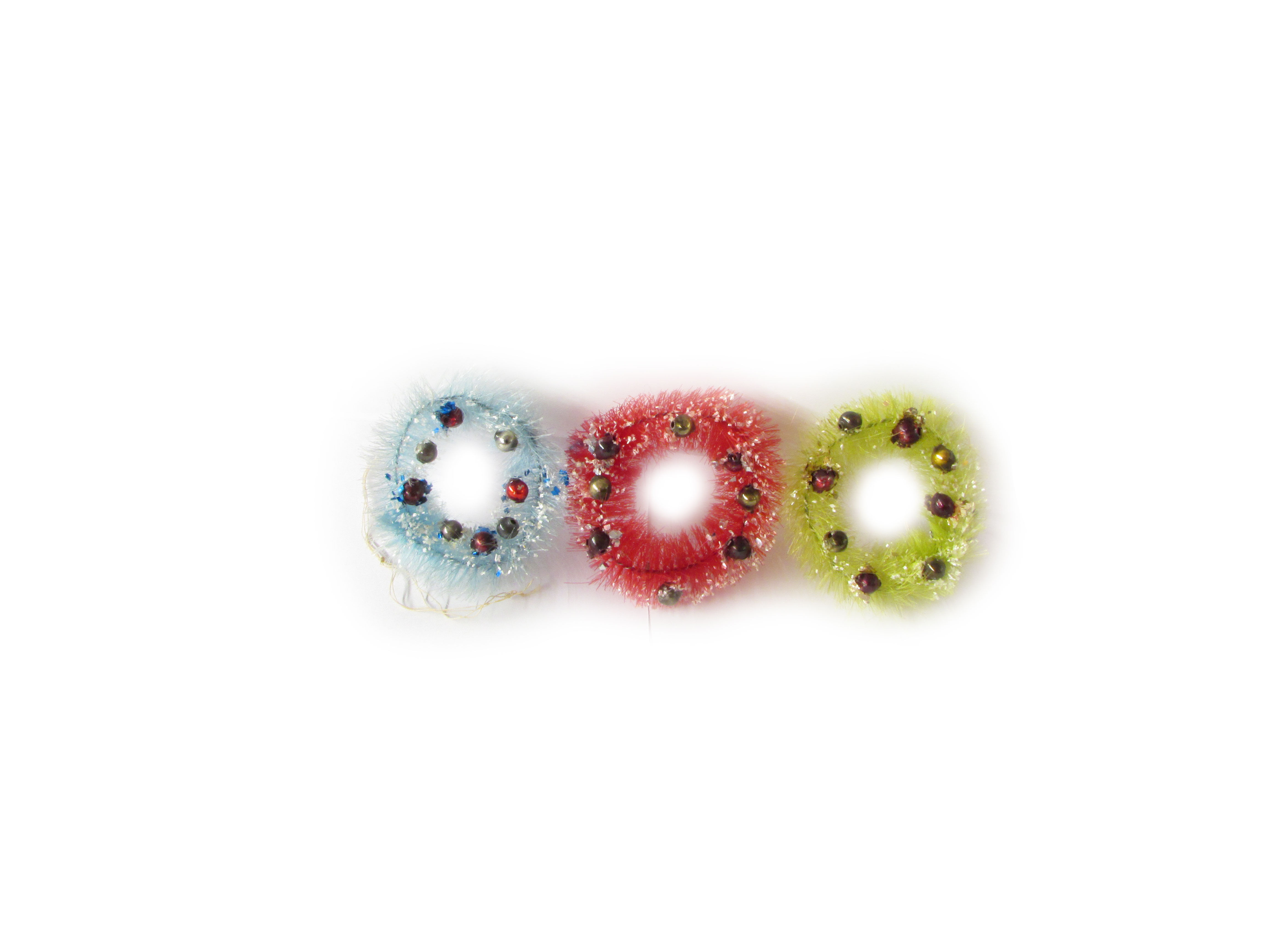 Vanha joulukuusenkoriste lasipalloilla